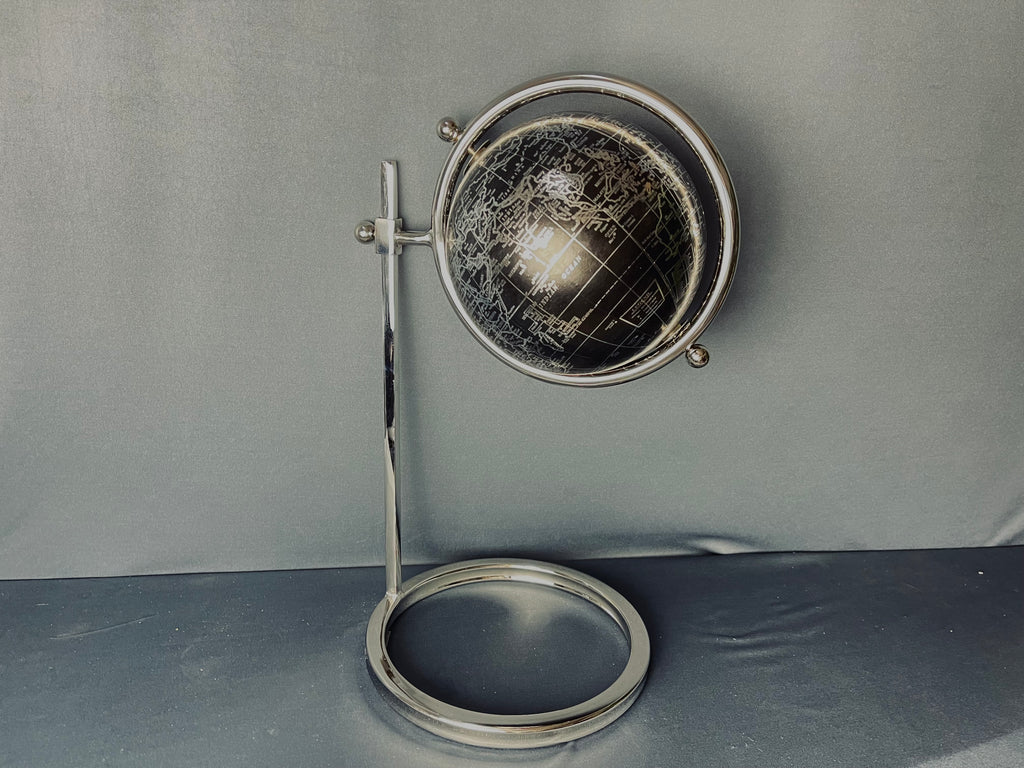 Globo terraqueo negro