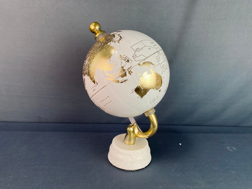 Globo terraqueo con base de marmól
