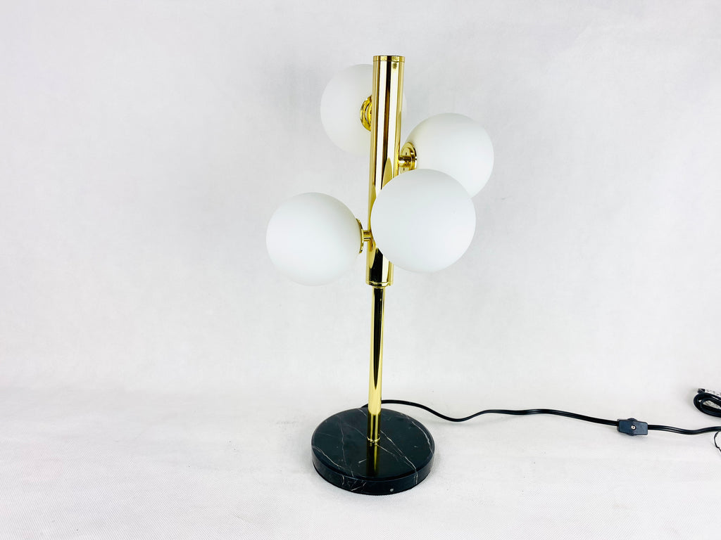 Lámpara de mesa cuatro bombillas