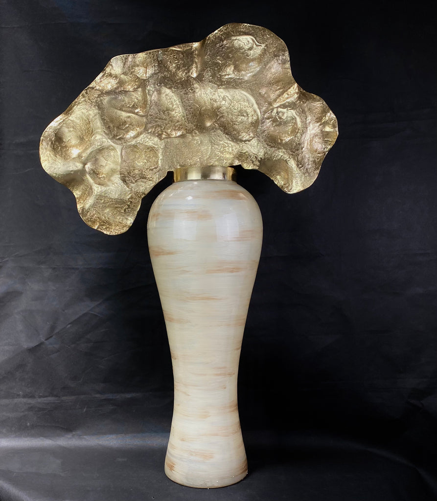 Botella grande de cristal beige con aluminio en tapa