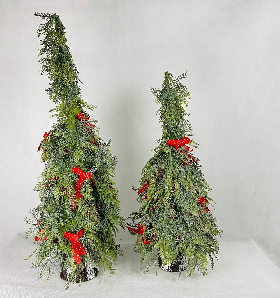 Árbol navideño ch. verde con moños rojos